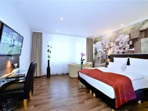 Ascot Hotel