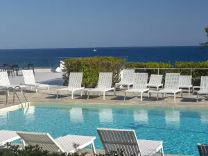 Apollo Resort