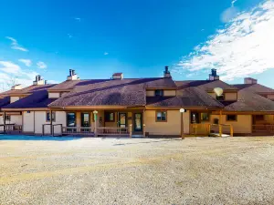 Ski-In/Out Condo with Electric Fireplace, Mountain Views, and Washer/Dryer