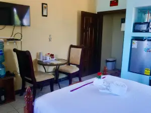 See Belize Tranquil SeaView Studio with Balcony, Pool, Deck & Kitchenette 2nd FL