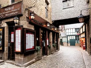 โรงแรมเทอเรส โพลาร์