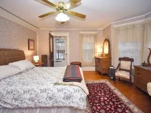 Blooming Inn Shelburne Falls