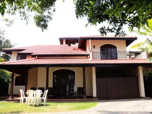 Gondolas Home Stay