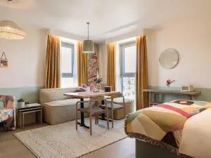 Room2 Belfast Hometel