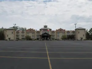 Darien Lake Lodge on the Lake