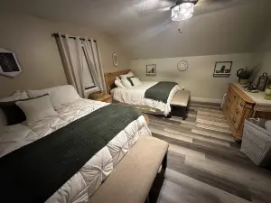 Beautiful Loft in the Woods