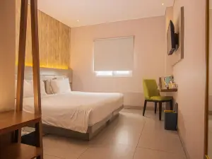 Lynn Hotel Serang