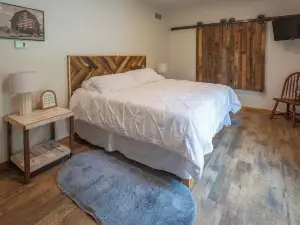 NEW 4-bedroom house , VIOLA SUITE SPOT  check out the GREAT rates for 2025