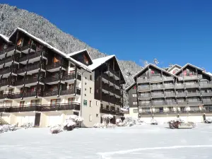 Les Balcons du Savoy