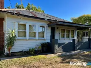 Nilmar Ave - Central Cozy 1950s Wodonga 3Br Cottage