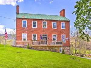 Historic 'Hammond House' w/ Wine Country View!