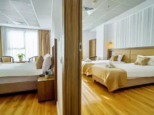 Sir Fundeni Hotel