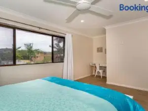 Elegant Waterfront Gem Where the Ocean Meets the Canal!