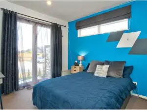 Banbury Deluxe with Spa Bath! Private Courtyard!