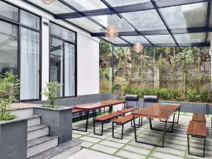 Biệt thự 250 m² 4 phòng ngủ, 4 phòng tắm riêng ở Bãi Man
