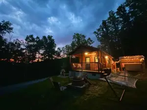 Dreamy Couples Cabin in the Shenandoah Forrest
