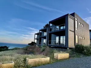 The Cove at Port Orford: Steelhead Suite