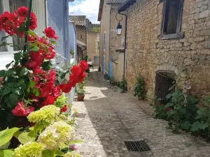 Studio Chic au cœur d'un Village Charmant