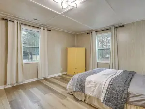 Deck & 2-acre Yard: Quiet Getaway in Crandall!