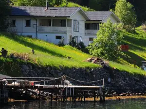 Visit Undredal