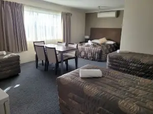 Titania Motel