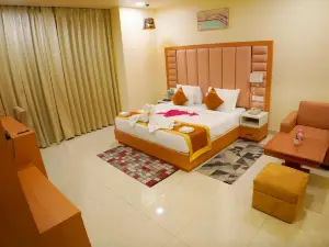 Hotel Cheer Royale