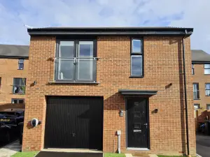 5 Star 1 Bed Sleeps 4 Free Parking