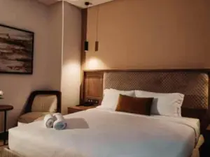 City Hotel by Waves