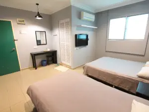 Hotel Station 18