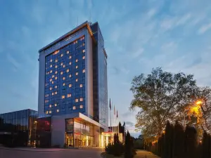 Vilnius Park Plaza Hotel, Restaurant & Terrace, Panorama Bar, Conference & Banquet Center