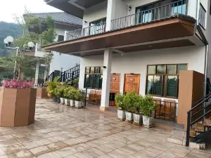 Thai Tea Garden Home