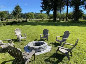 Cozy 2 bedroom house on 1.5 acres