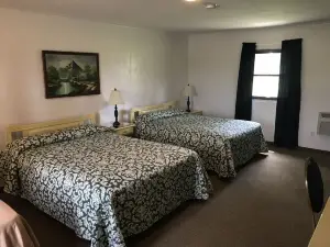 The Evergreen Motel in Kansas