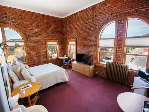 The Victor Hotel