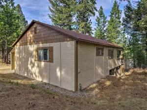 Private Cabin, 5-Min Drive to Hot Springs and Golf!