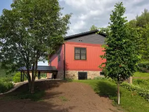 NEW 4-bedroom house , VIOLA SUITE SPOT  check out the GREAT rates for 2025