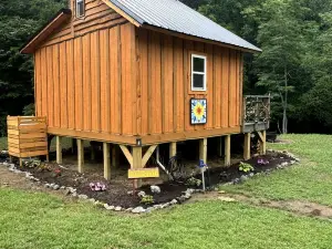 Cozy Tiny Cabin by the Creek for a Unique Pet-Friendly Getaway in Hillsville, Virginia