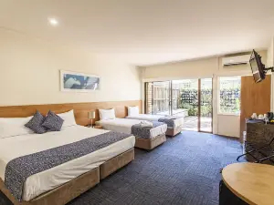 Nightcap at High Flyer Hotel