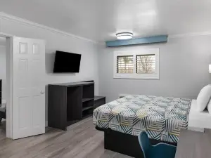 Travelodge by Wyndham Lemoore Near Naval Air Station