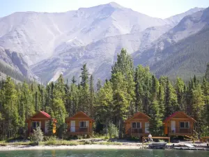 Northern Rockies Lodge