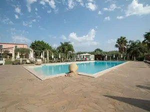 Charming Holiday Home in Carlentini With Pool & Tennis Court
