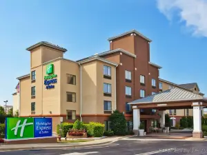 Holiday Inn Express & Suites Charlotte-Concord-I-85