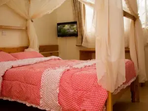 Golden Palm Breeze Hotel