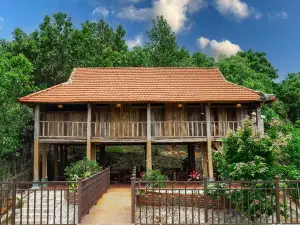 The Loli Hill Homestay