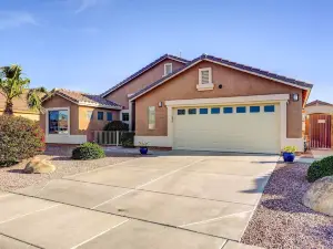 Spacious Arizona Getaway with Pool, Pets Welcome!