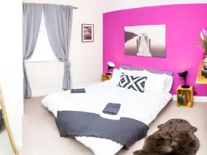 The Louis Armstrong- Modern 3 Bedroom Apartment, Super Close to the City Centre