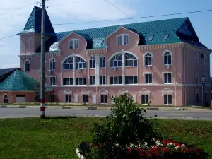 Russkaya Trojka Hotel