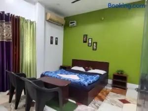 Riverbank Guesthouse with Restaurant & Self Cooking Facility