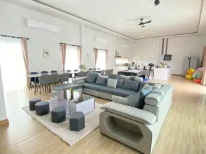 Grand Pool Villa เขื่อนอุบลรัตน์