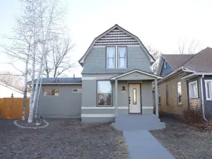 Luxurious Renovated Gem in Convenient Location!